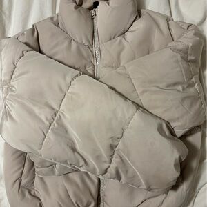 H&M cropped cream puffer jacket size small (worn)
